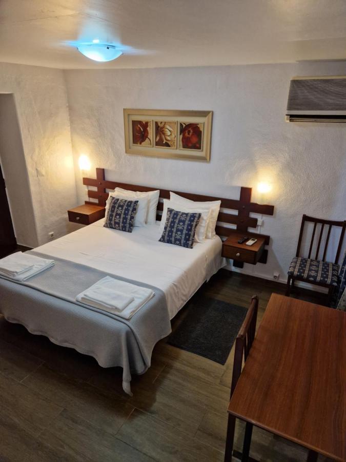 Residencial Antonio Mocisso Guesthouse Элваш Экстерьер фото