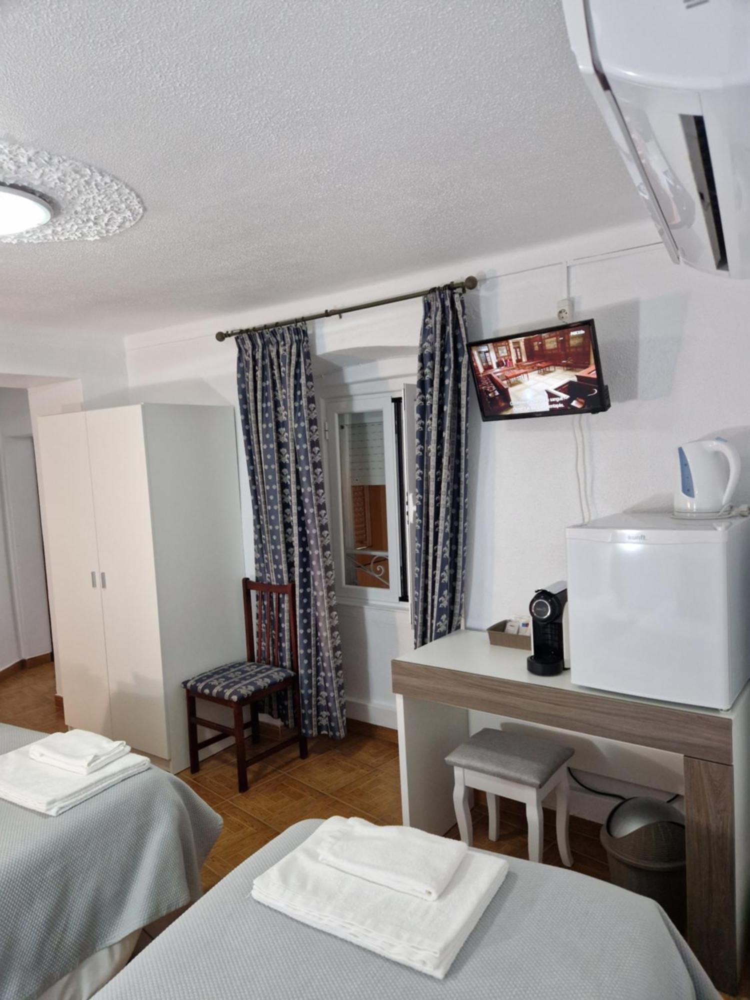 Residencial Antonio Mocisso Guesthouse Элваш Экстерьер фото