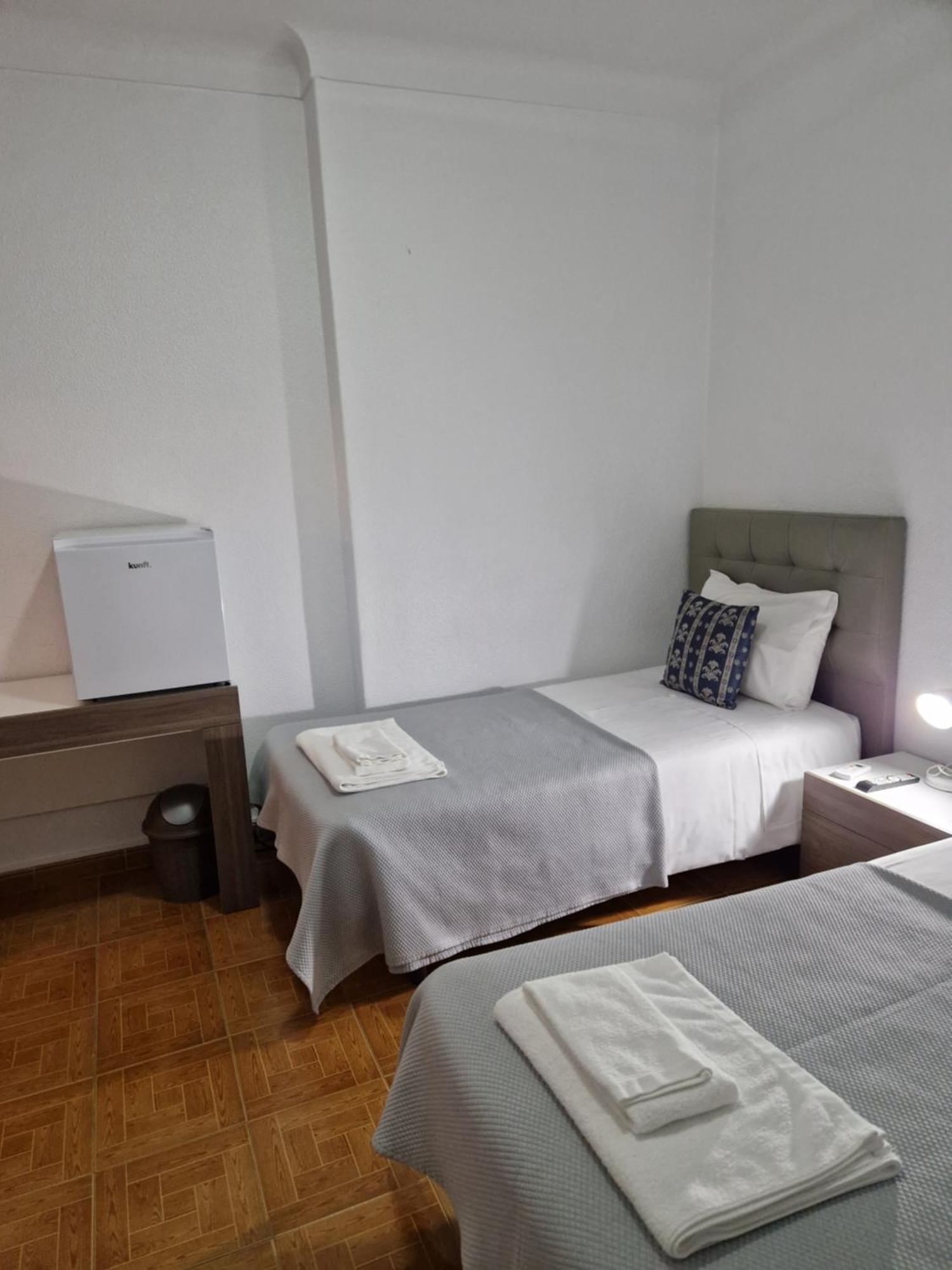 Residencial Antonio Mocisso Guesthouse Элваш Экстерьер фото